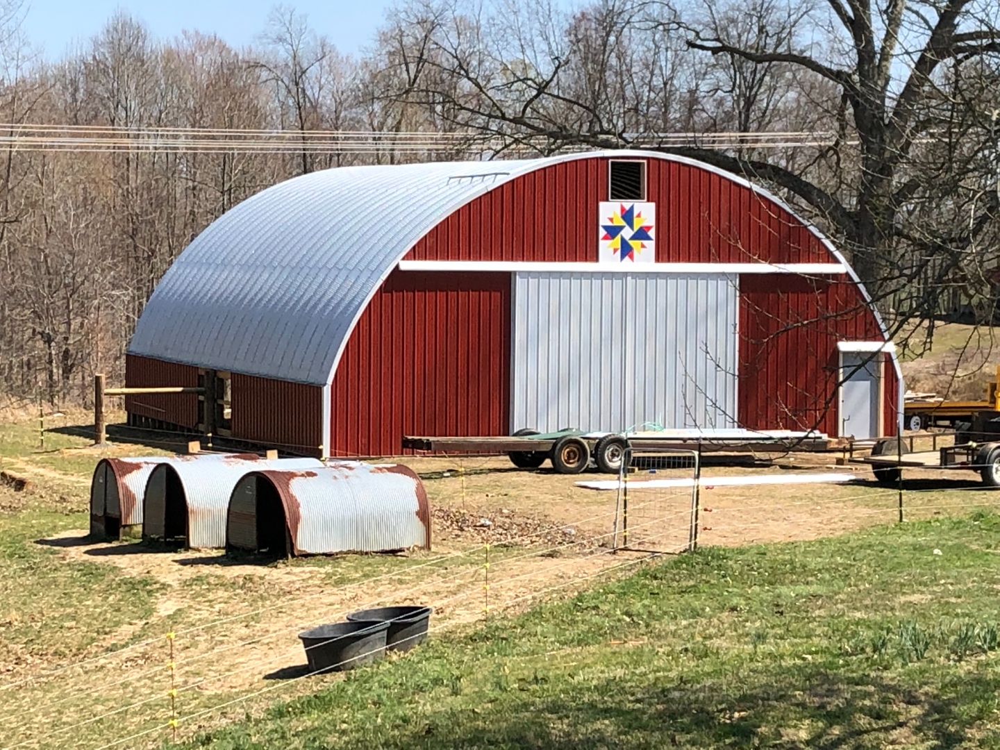 Q Series calving shed with red and silver barn treatment